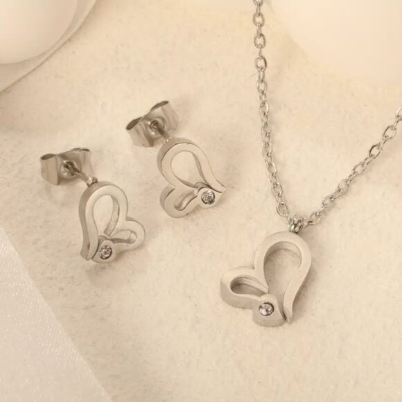 🍏50% OFF/3+...Dainty Heart Earrings/Necklace Set (Silver) - Picture 5 of 15